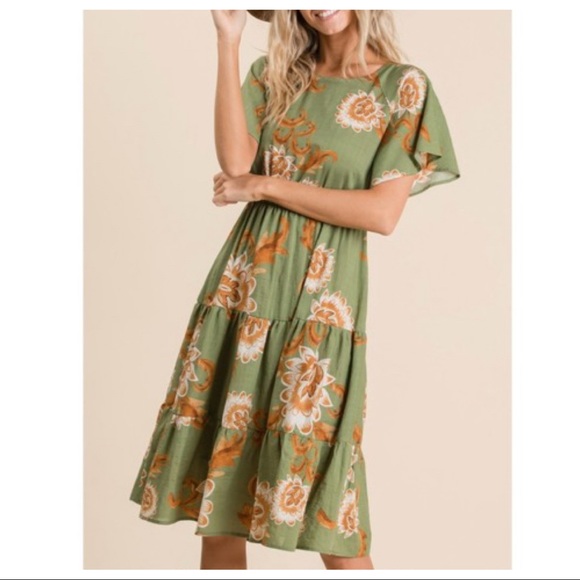 ShopEvelynne Dresses & Skirts - Boho Floral Print Midi Dress